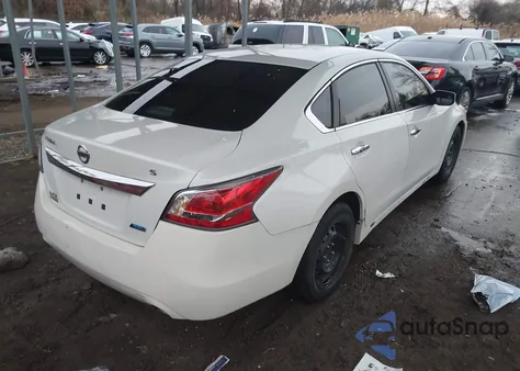 2014 Nissan Altima 2.5/2.5 S/2.5 Sl/2.5 Sv z USA, uszkodzony, nr VIN 1N4AL3AP8EN334768